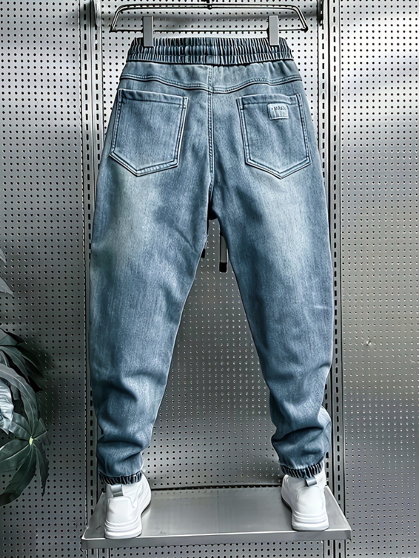 Men's casual cropped denim pants made of cotton blend, featuring a regular fit, solid color, non-stretch fabric, drawstring waist, and pockets. Suitable for all seasons.