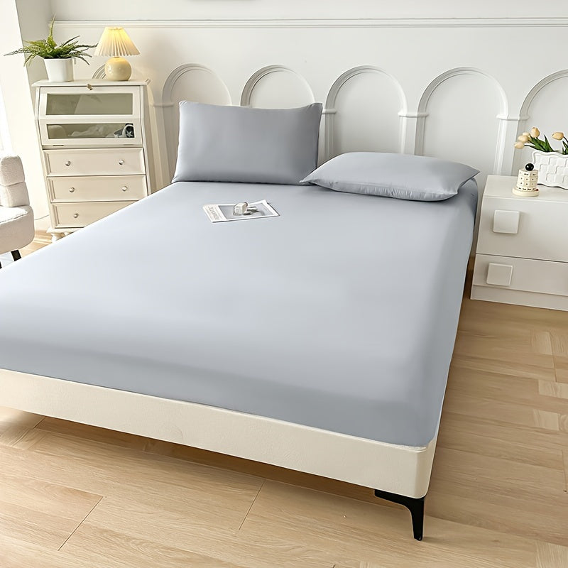 Single piece solid color fitted sheet with brushed finish, anti-slip design, and dustproof feature, ideal for Simmons mattresses.