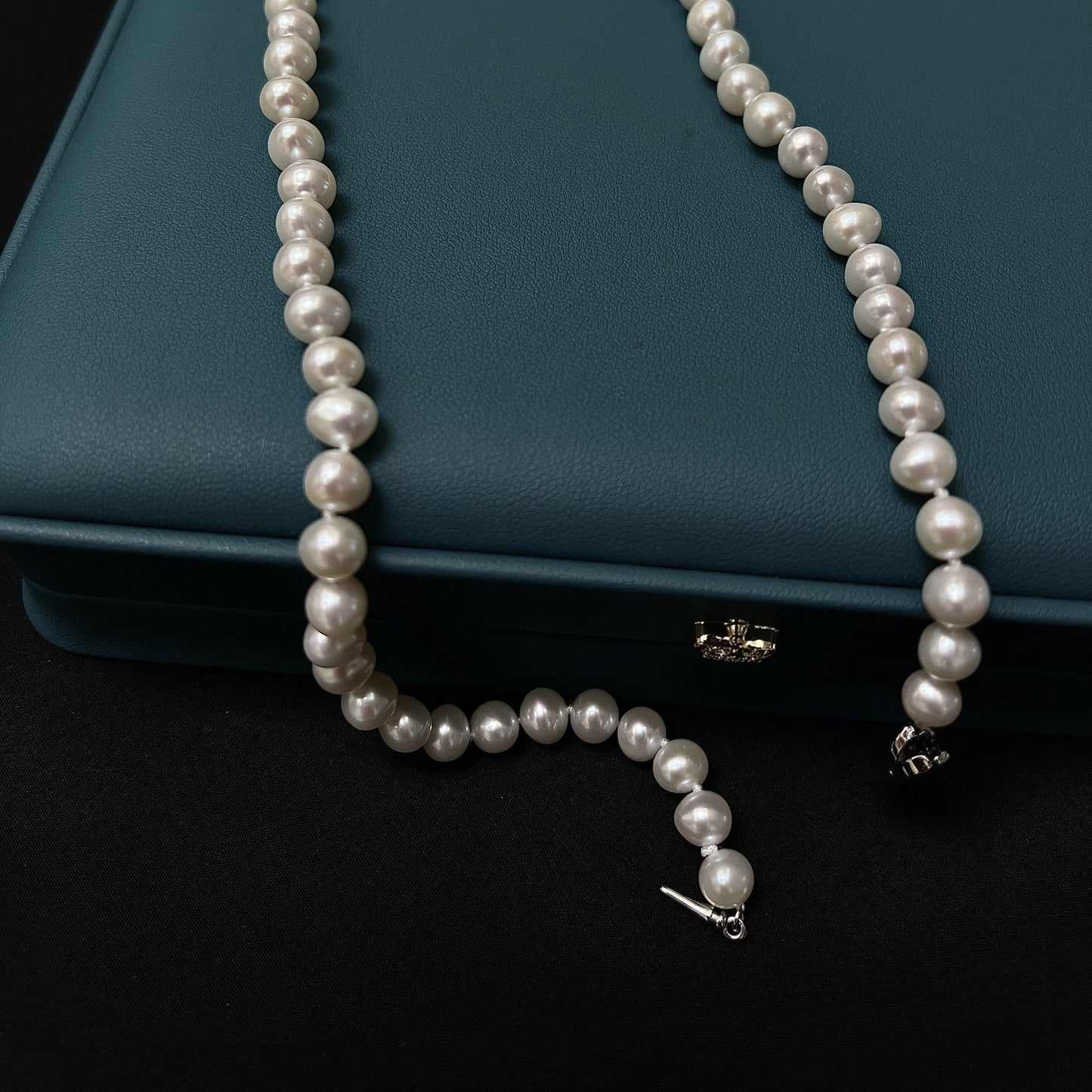 Elegant and Versatile Luxury Freshwater Pearl Necklace with Semi-Oval 6.3-7.3mm Pearls, Nearly Flawless Luster, 28.3g, 45cm Length, S925 Silver Clasp. Perfect for Women, Comes with Gift Box - Ideal for Special Occasions and Gifts.