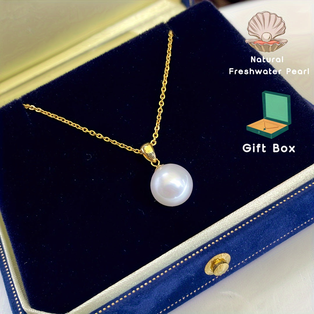 Elegant freshwater pearl necklace with a melon seed buckle pendant. This round, bright light pearl pendant is the perfect jewelry gift for parties, to give to friends, girlfriends, or mothers for daily wear.