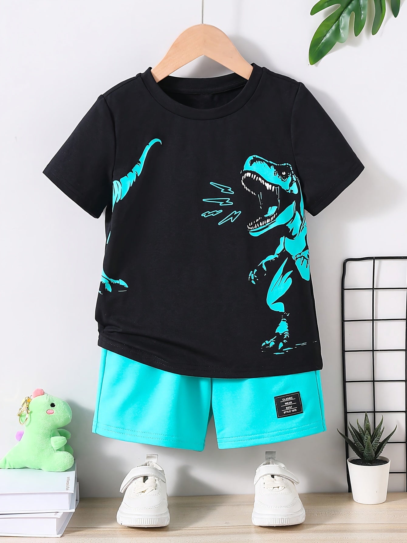 Boys' Dinosaur Print T-Shirt & Shorts Set - Polyester Blend, Machine Washable - Ideal for Summer and Outdoor Wear.