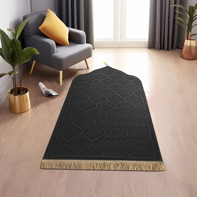 Thick Prayer Mat with Printed Design and Tassels, Made from Flannel Fleece, Durable Polyester, Easy to Clean, Lightweight for Indoor Use in Bedroom, Perfect for Muharram, Ramadan, Eid Al-Fitr, and Eid ul Adha Celebrations