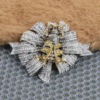 Classic Ladybug Brooch Embellished with Shimmering Rhinestones - Elegant Enamel Pin in Antique Design for Her, Ideal Christmas Present