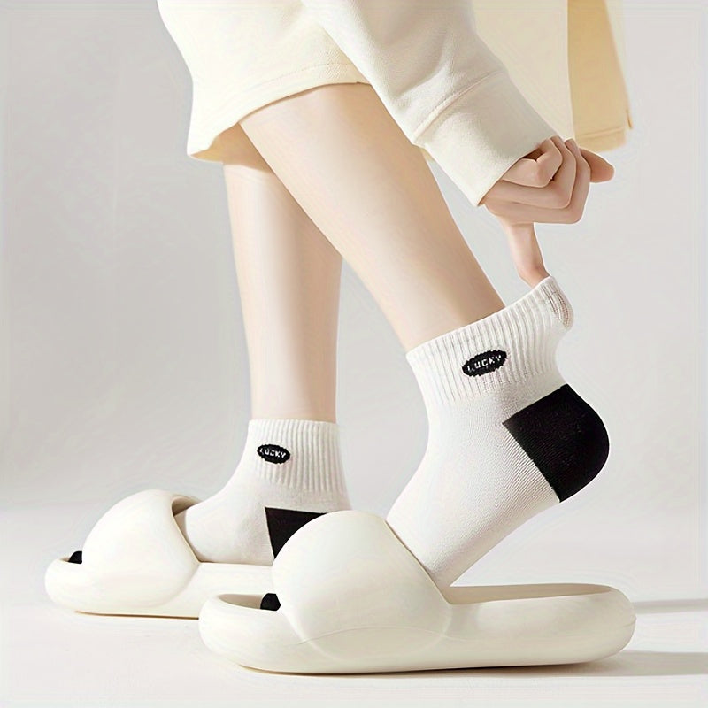 5 pairs of trendy Japanese socks perfect for spring and summer college fashion.