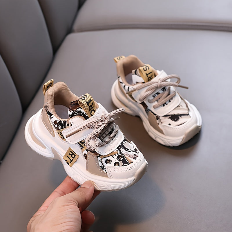 Stylish toddler shoes for boys and girls, breathable and non-slip for walking in spring, summer, and autumn.