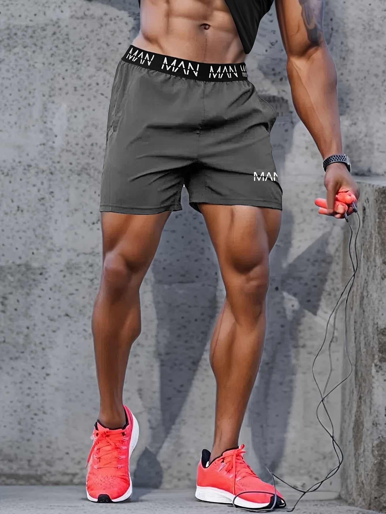 Men's 2-piece athletic set: tank top and training shorts, breathable and stretchy sportswear