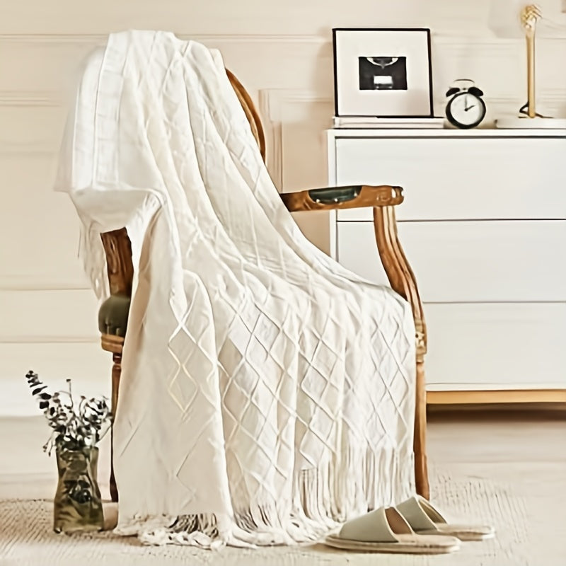 Soft and Cozy Knitted Throw Blanket with Tassels, Ideal for Couch or Bed - Enhance Your Comfort and Style