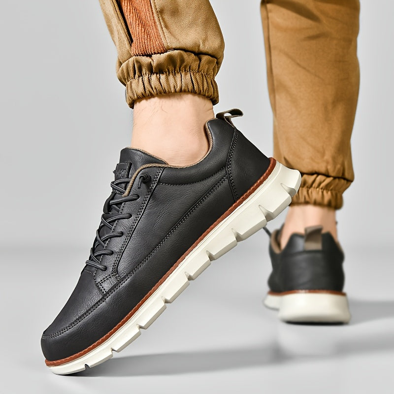 Men's soft sole sneakers with elastic shoelace, perfect for outdoor activities.