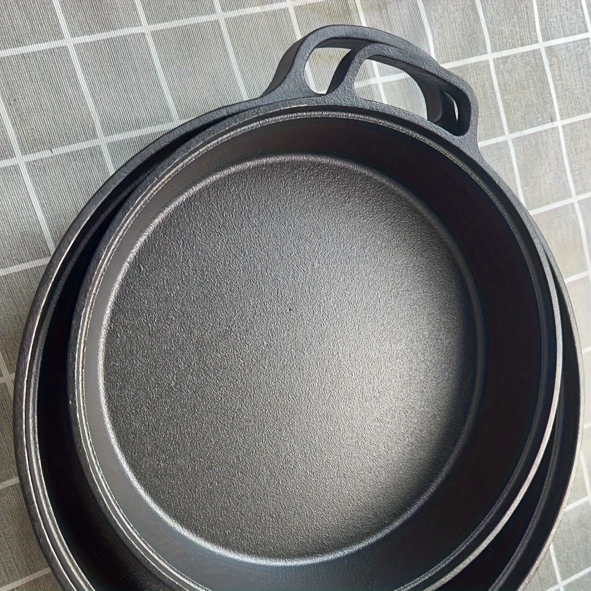 Durable Cast Iron Skillet - Ideal for Gas & Induction Stoves, Perfect for Cooking Eggs, Pancakes & More - Versatile Kitchen Cookware