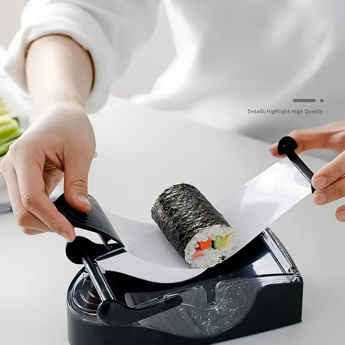 Sushi lovers can create delicious rolls with this 1-piece Sushi Maker Kit. Whether you're making sushi at home, for a picnic, or for back-to-school lunches, this creative set is perfect for both beginners and enthusiasts. It is suitable for both home and