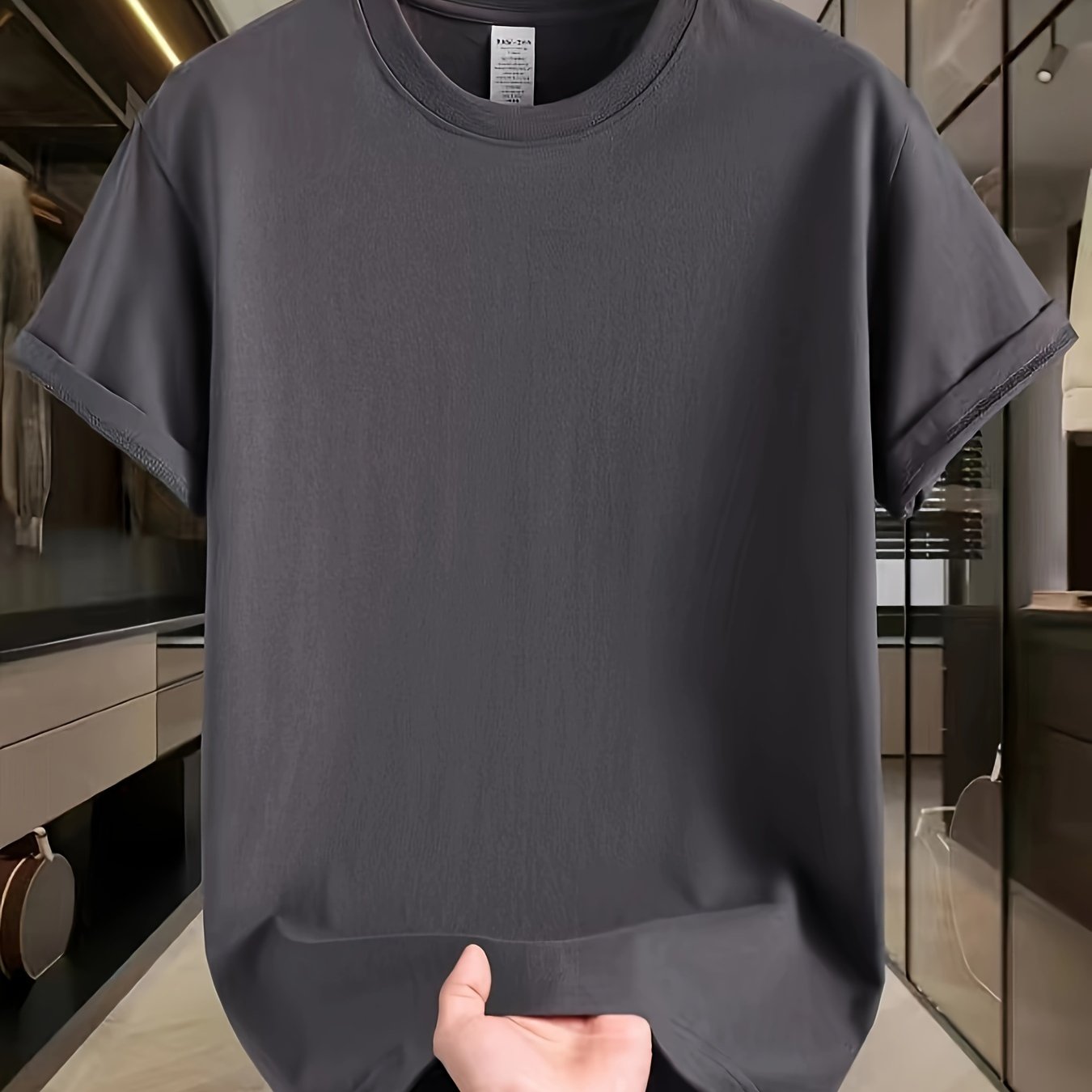 Men's 100% cotton solid T-shirt for summer outdoor activities.