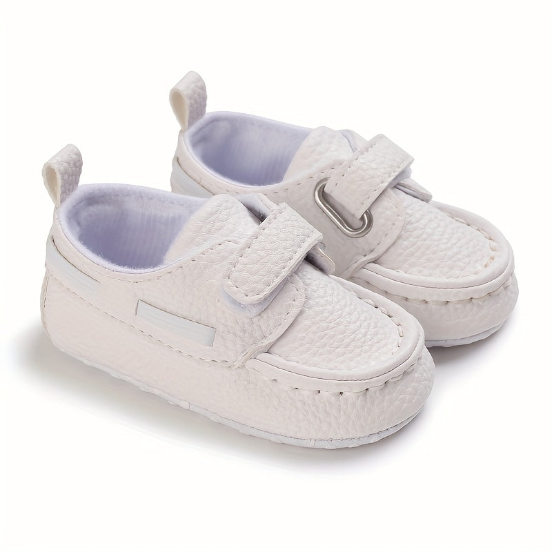 Baby boys and girls can stay comfortable and safe in these lightweight, non-slip sneakers with hook and loop fastener, suitable for indoor and outdoor wear all year round.