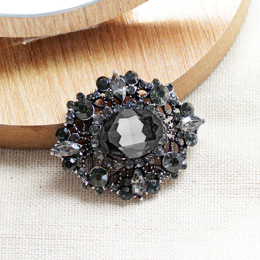 Stylish Vintage Women's Brooch with Black Rhinestones, Perfect for Wedding Party Attire or Luxury Suit Accessory