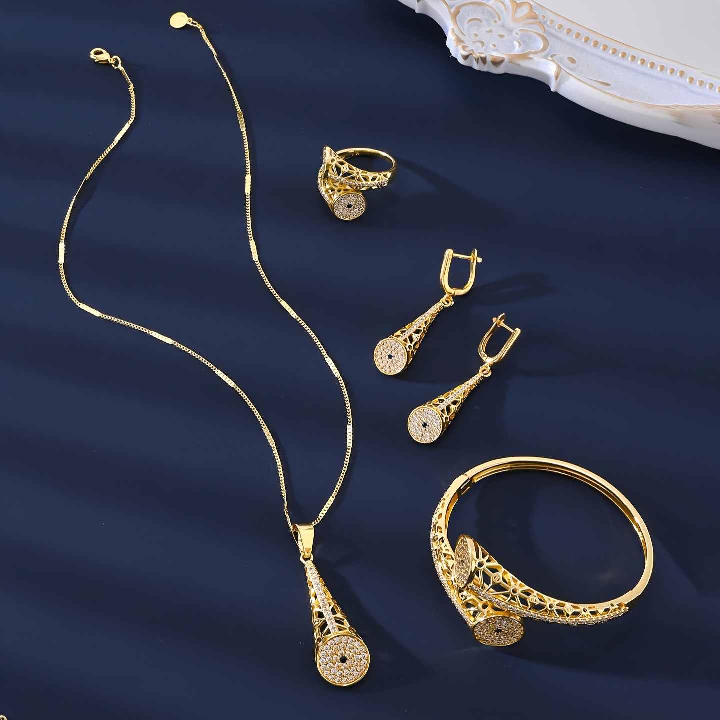 This Middle Eastern Fashion Jewelry Set is perfect for women's wedding, parties, and everyday wear.