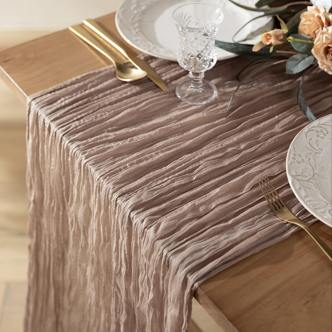 Multi-color pleated table flag - elegant dining table decor