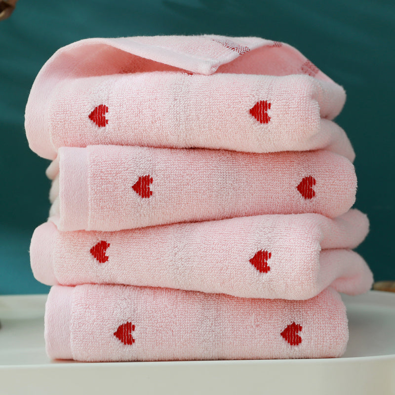 Soft and absorbent heart towel for bathing and washing, perfect for couples. Ideal Valentine's Day gift.