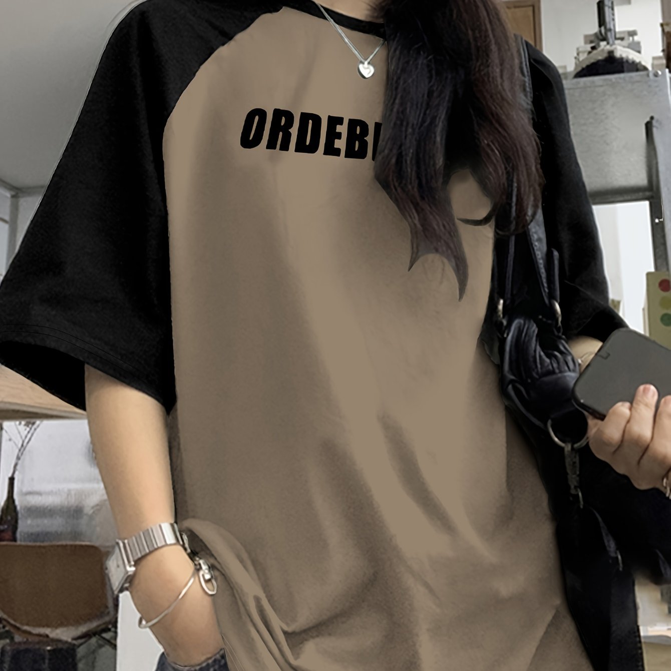 Women's Casual Raglan Sleeve T-Shirt in Color Block Design for Spring & Summer.