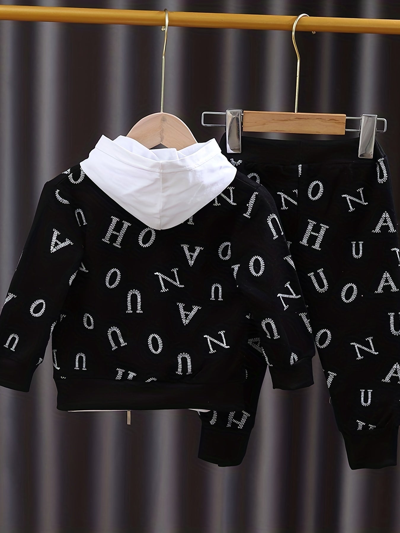 New Spring and Autumn Long Sleeve Suit for Boys featuring a full print alphabet three-piece set, perfect for children's casual fashion.