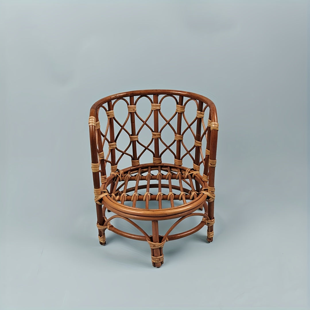 Vintage Style Photography Chair, Handwoven Rattan Chair for Photoshoots, Stylish Furniture for Photography Poses.