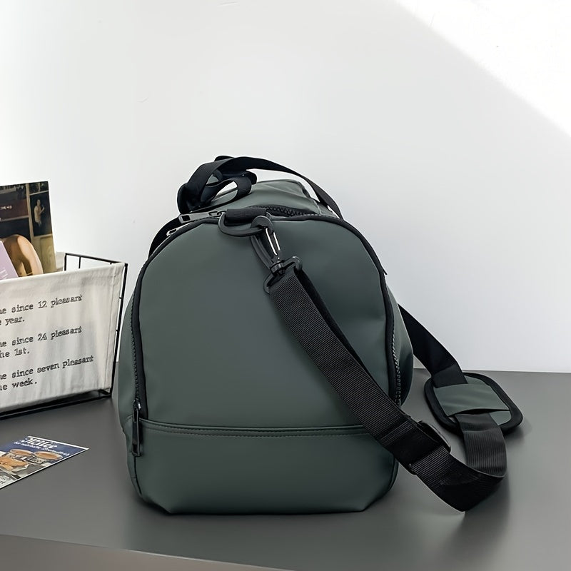 Autumn-ready men's gym bag in dark green/grey/black, with dry-wet separation and durable nylon construction.