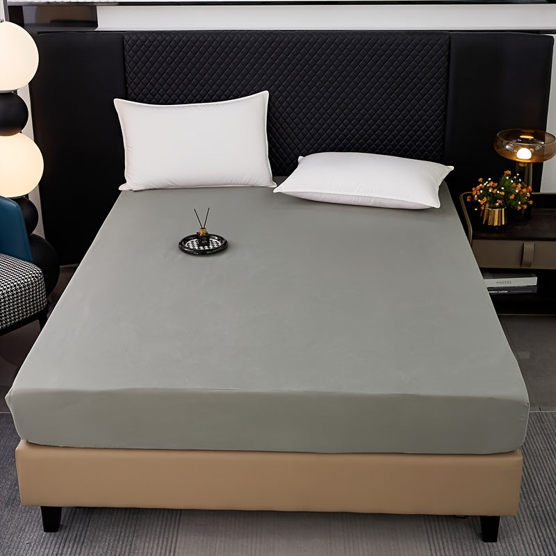 Protect your mattress with this waterproof cover made of polyester polyurethane encasement. It is breathable, machine washable, and has a sanded finish for added comfort. Perfect for both bedrooms and hotel rooms. This set includes a single sheet