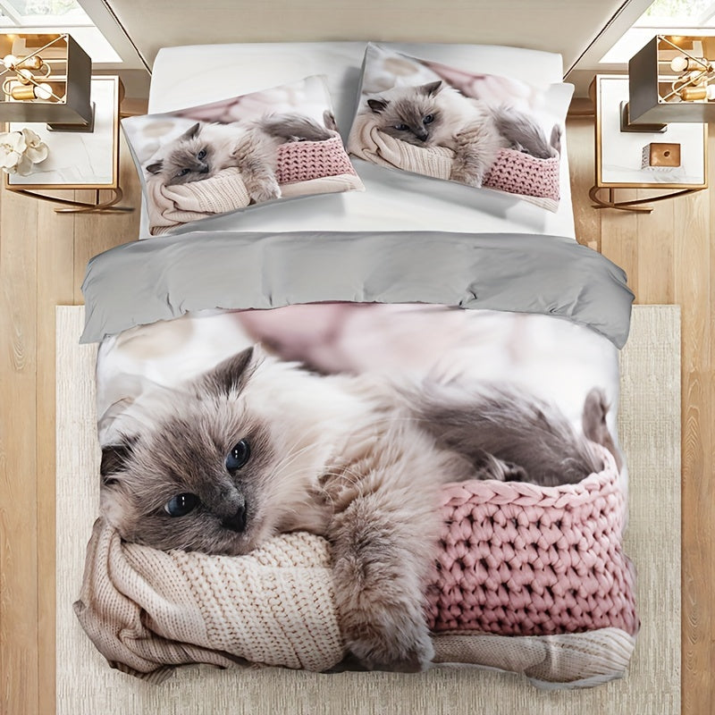 Polyester Duvet Cover Set with 3 Pieces (1 Duvet Cover and 2 Pillowcases, Core Not Included). Featuring a Stylish and Adorable 3D Cat Print, this All Season Bedding Set is both Fashionable and Comfortable. Perfect for Bedroom or Guest Room Use.