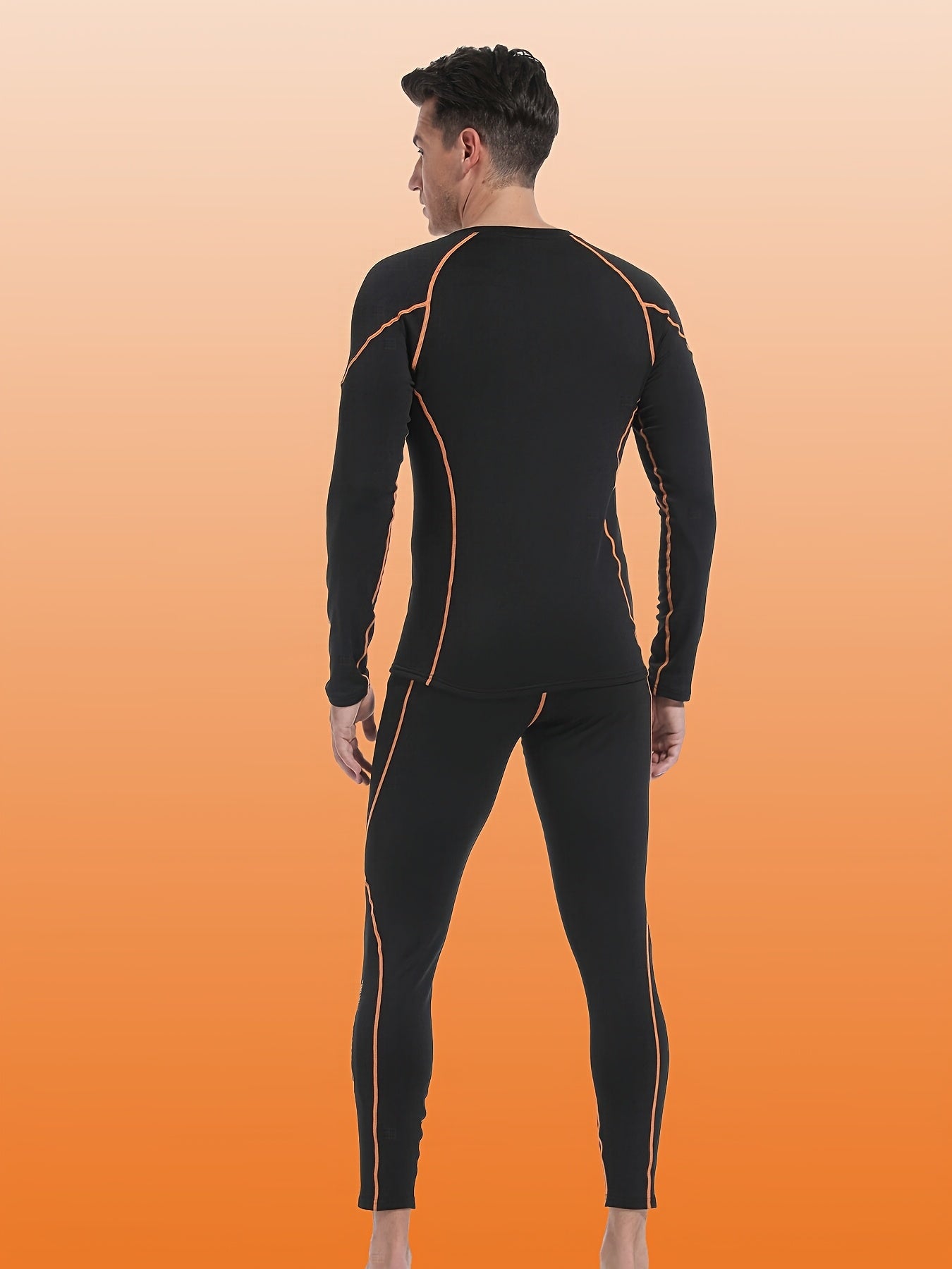 This men's thermal underwear with fleece lining is perfect for winter activities like hunting, skiing, and sports training. It includes a crew neck long sleeve top and long pants as base