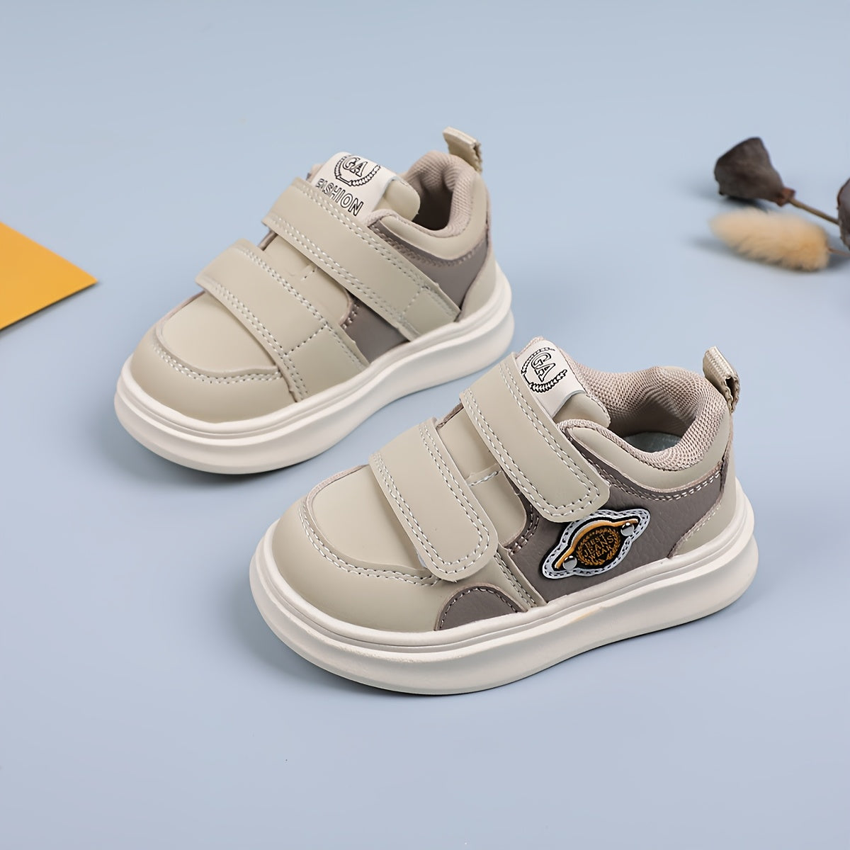 Retro casual sneakers for kids with hook-and-loop closure, breathable PU upper, and rubber sole for comfortable walking.