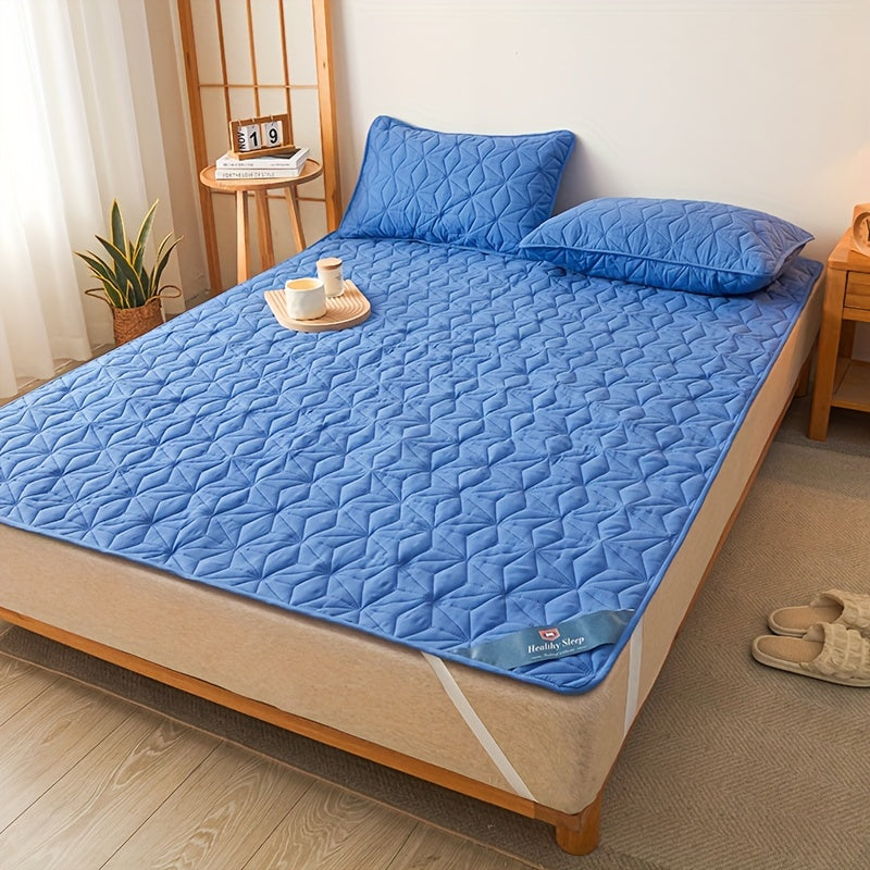 Waterproof mattress cover made of layers, providing soft cushioning to double bed mattresses. This bedspread offers protection against diaper leaks and stains in the household. It is thin, non-slip, and dust-proof, making it ideal for student dormitories.