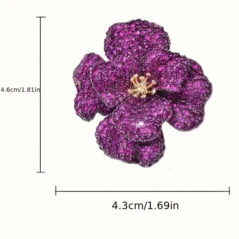 Elegant and luxurious court-style flower brooch adorned with sparkling rhinestones, featuring a realistic design. This sophisticated fashion accessory is the perfect Christmas gift.