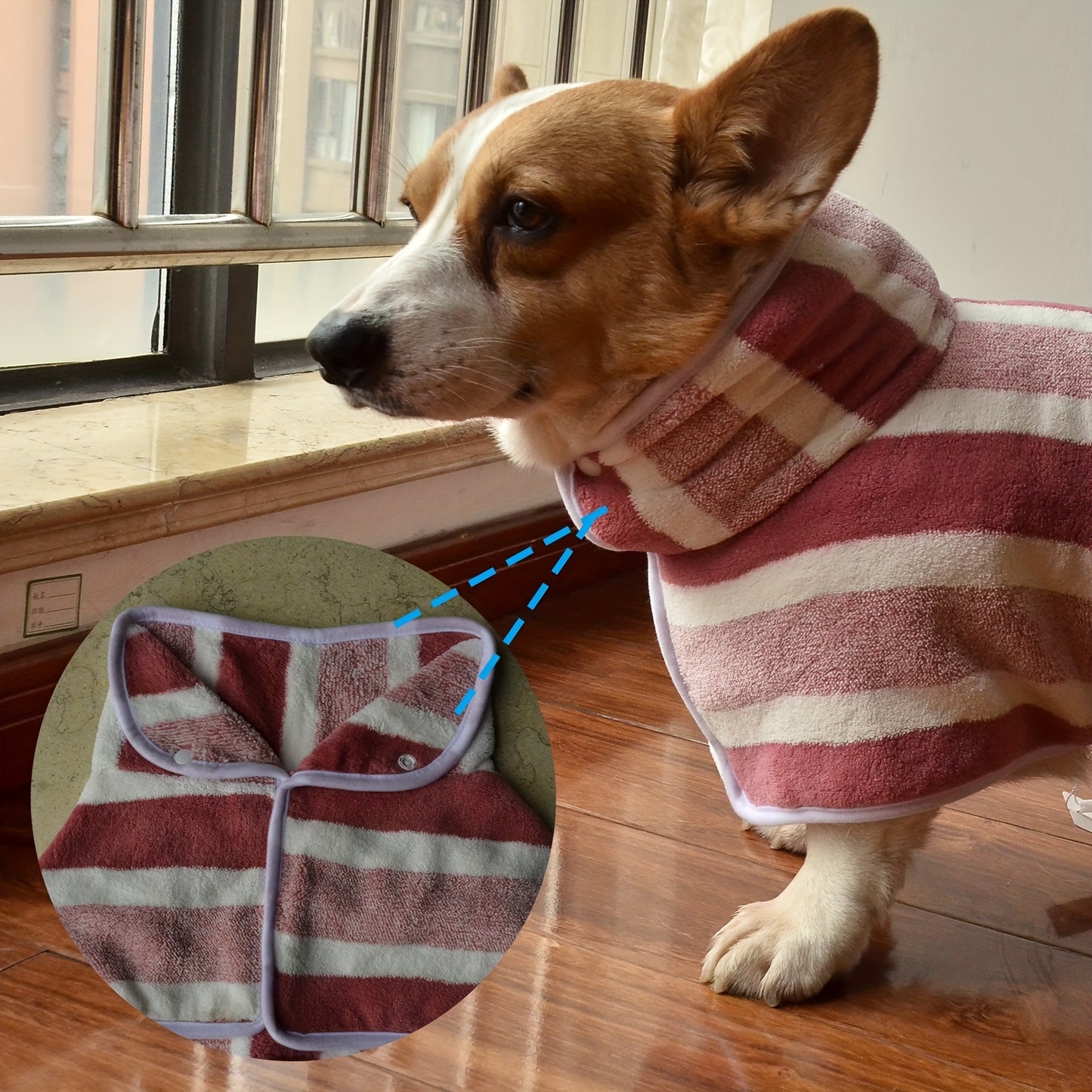 Drying dog robe that absorbs water quickly, suitable for baths, walks, and swimming.