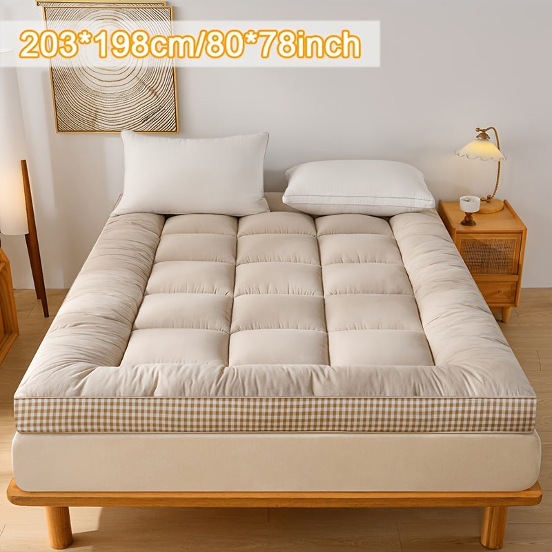 Comfortable and soft Japanese floor mattress in full size, with thick and fluffy padding. Breathable tatami cushion that is foldable and rollable, perfect for camping, dormitory, or guest