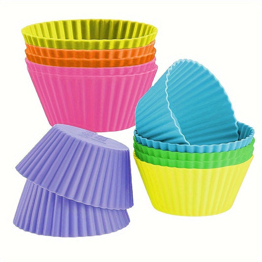 Get a set of 12 silicone muffin cups in teal, green, and pink, measuring 7.01cm each. These reusable, food-grade high-temperature baking liners are perfect for cupcakes and cakes, ideal for use in both the oven and air fryer. A must-have in any kitchen