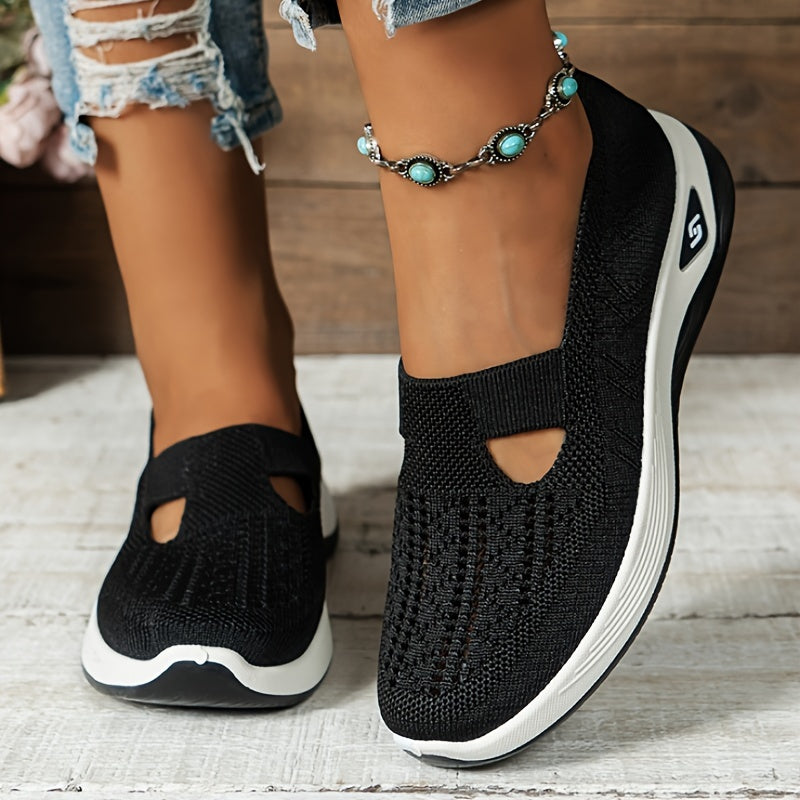 Taizhou women's slip-on sneakers are breathable and lightweight, featuring a rubber sole and fabric insole. No embellishments. Vintage style for all-season comfort, hand washable.