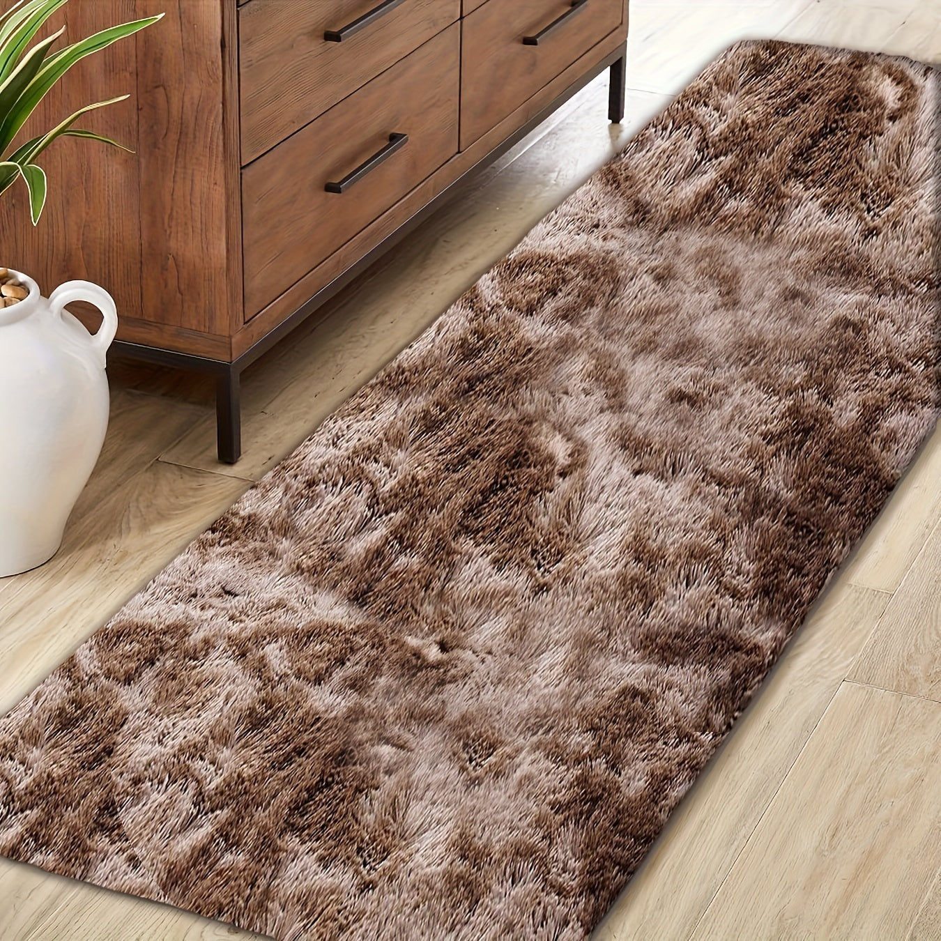 Luxurious Plush Faux Fur Area Rug with Tie-Dye Design - Slip-Resistant and Long-Lasting for Living Room, Bedroom, Sunroom - Adding a Warm Touch to Your Home Décor