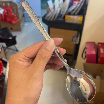 Upgrade your dining experience with our elegant New Light Luxury Hammer Pattern Stainless Steel Spoons. Available in sets of 4pcs, 8pcs, 12pcs, and 15pcs, these spoons are perfect for use in restaurants, for main course meals, for everyday use at home