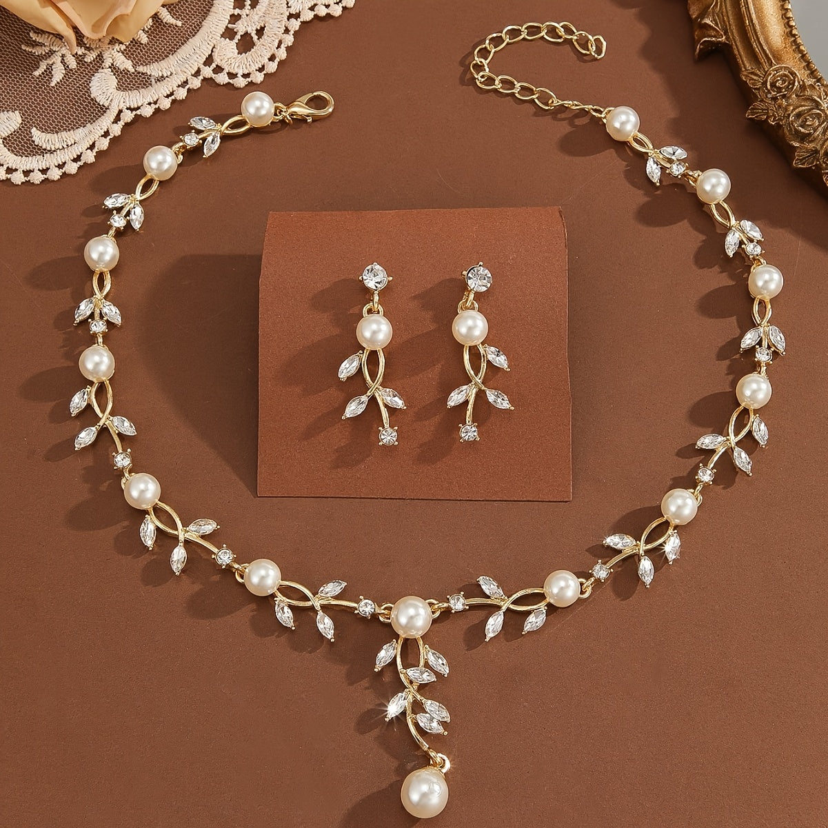 Exclusive 18K Gold-Plated Faux Pearl & Crystal Bridal Jewelry Set, Classy and Alluring Niche Pendant Necklace with Earrings for Wedding, Banquet, Valentine's Day - Perfect for Any Season.