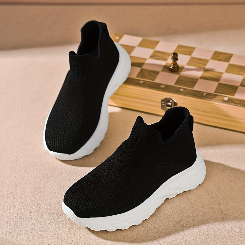 Children's slip-on sneakers with breathable fabric upper, non-slip sole, round toe, suitable for year-round wear for boys and girls under age 14.