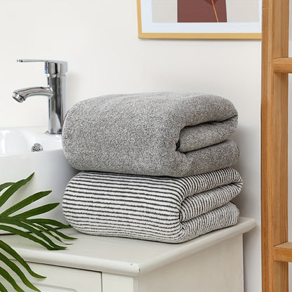 Set of 2 highly absorbent bath towels made of breathable super fine fiber. Soft and comfortable for use in fitness, bathroom, shower, sports, and yoga.