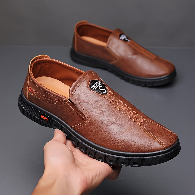 Men's slip-on loafers in solid color for all seasons, comfortable and non-slip.