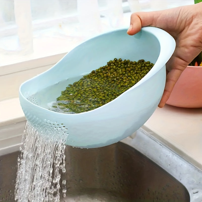 A versatile kitchen tool made of ABS material, this kitchen strainer is perfect for washing rice and draining beans, grains, and pasta. It is food-safe, lightweight, and practical for use in the dining room.