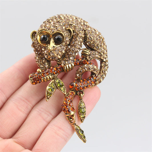 Vintage Rhinestone Monkey Brooch with Enamel Animal Pin Corsage - A Unique and Luxurious Novelty Gift Accessory that Shines with Retro Charm and Irregular Animal Shapes, Inspired by Simulation Modeling Theme.