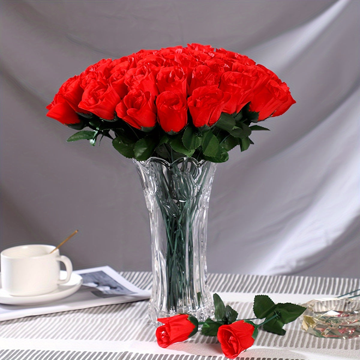 20 lifelike budding roses, 35.05cm high artificial flowers for various occasions.