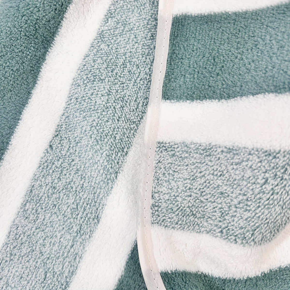 Large square towel set of 12, 29.97cm * 29.97cm, ultra cost-effective, super absorbent and quick drying, with stain removing properties.