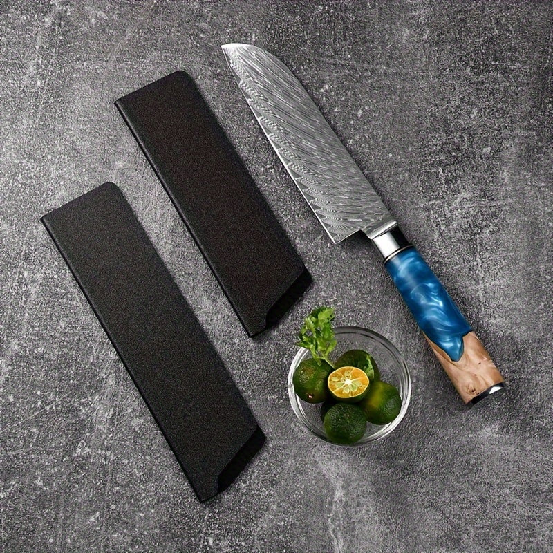 This set includes 5 universal knife edge protectors that are non-BPA and waterproof. They are made with wear-resistant felt lining to gently protect the blades of your knives. Perfect for use in the kitchen, outdoor camping, or hunting, these knife