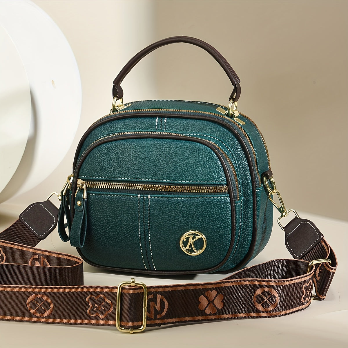 Trendy and versatile new women's shoulder crossbody bag.