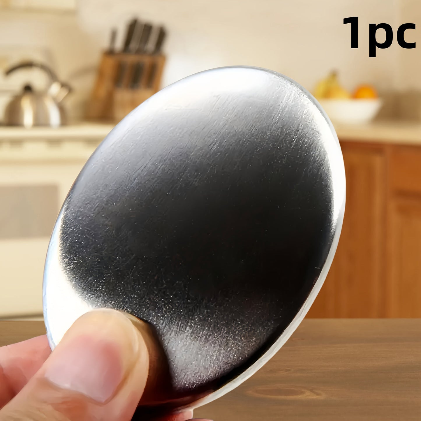 Get rid of unpleasant smells with the 1pc Sleek Oval Stainless Steel Soap. This odor-neutralizing metal bar comes with a black holder, making it perfect for use in your home, kitchen, or bathroom. This durable design is not only practical but also adds a