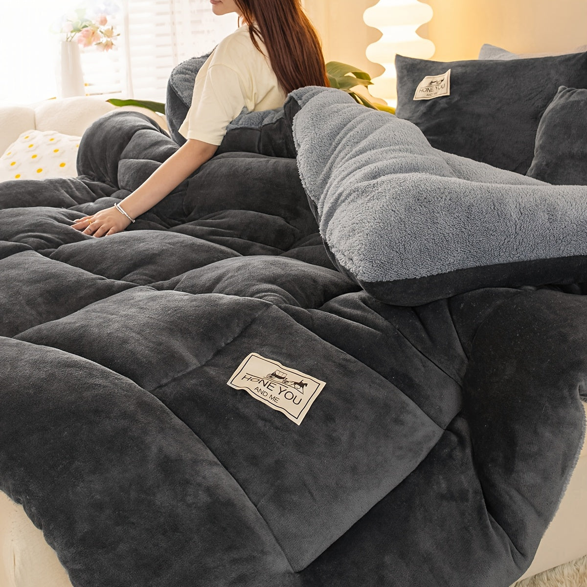 1-piece Industrial Style Sherpa Fleece Quilted Comforter, Luxurious Bedding Featuring Plush Waffle Grid Texture, Perfect for Creating a Cozy and Warm Bedroom Ambiance