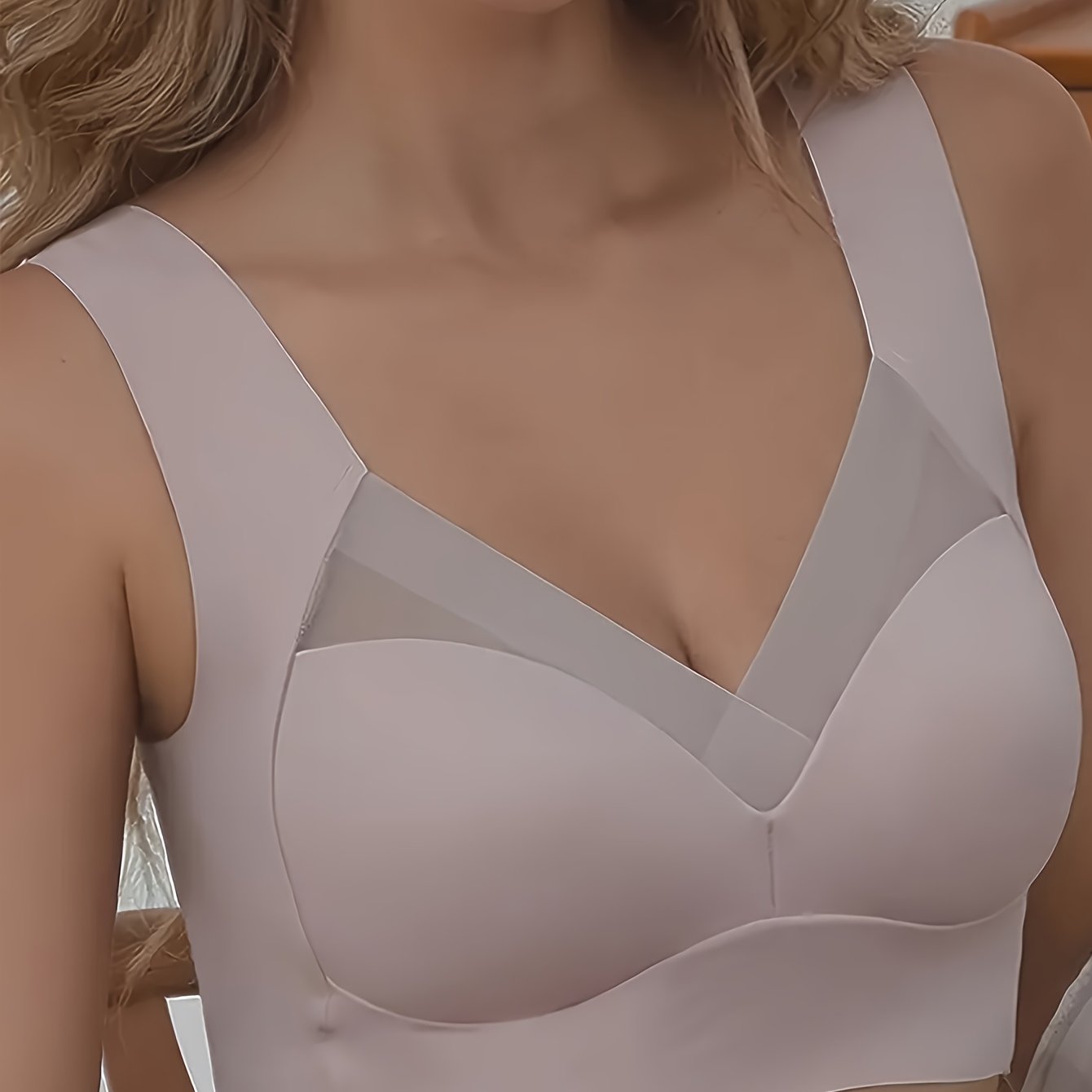 Women's comfortable and breathable solid color vest bra underwear without steel ring.