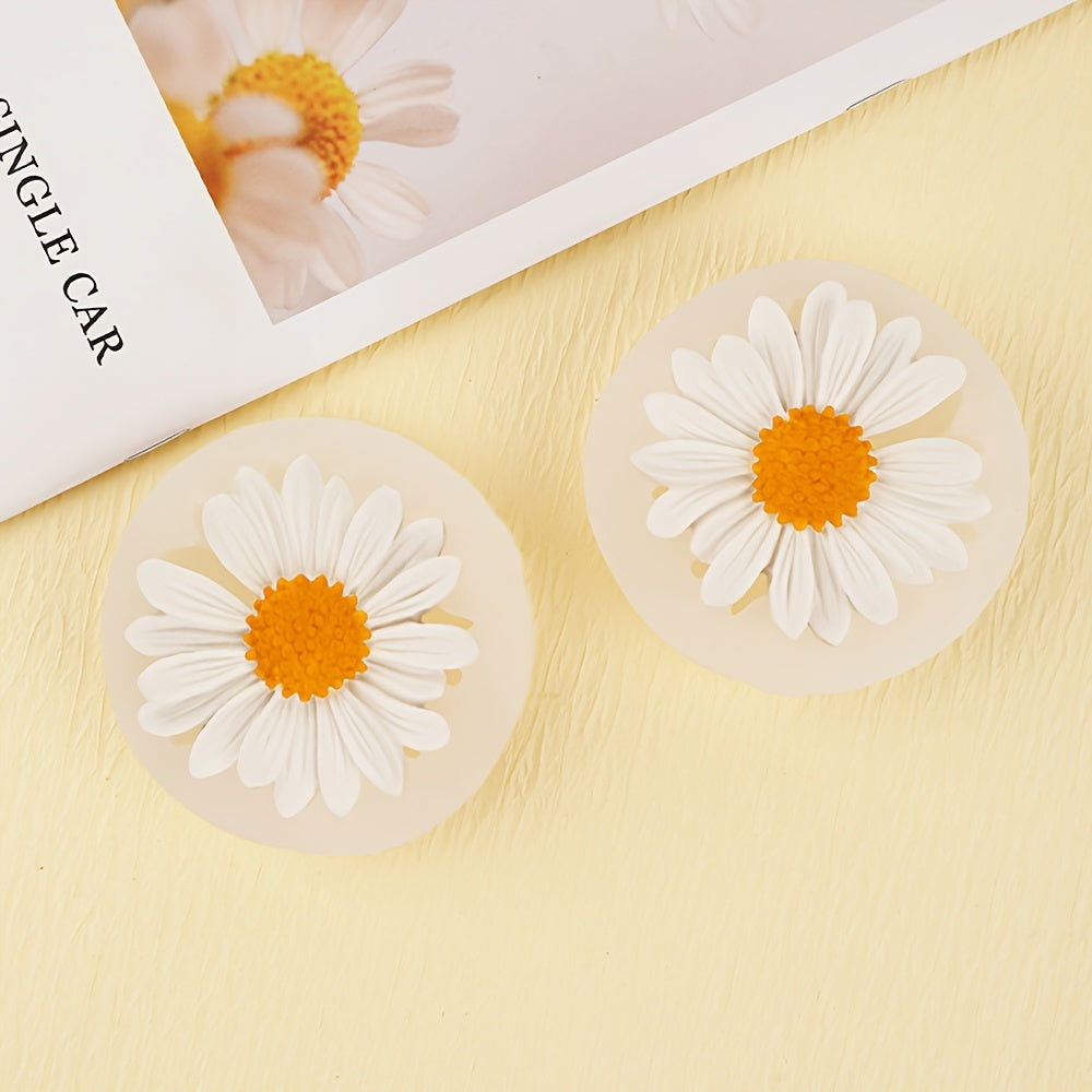 Silicone mold with Daisy and Sunflower design for Aromatherapy Candles and Baking - a versatile tool for crafting with intricate petal details. Ideal for making DIY decorations and sourcing candle making supplies.